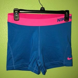 medium nike pros